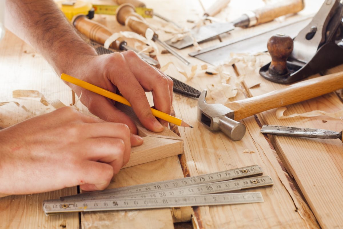 Lựa chọn dịch vụ sửa đồ gỗ tại nhà